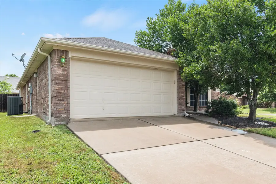 112 Bridlewood Street, Azle, TX 76020 - #2