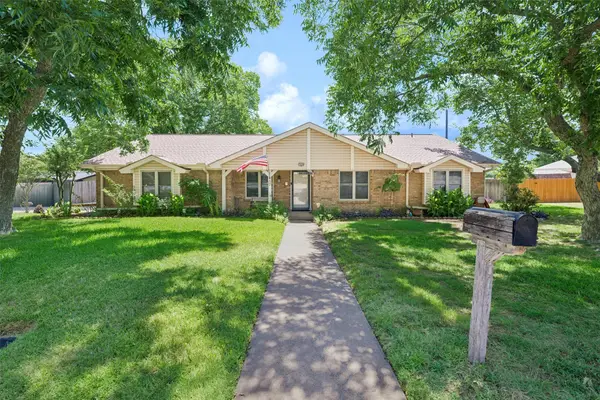 1608 Wade Drive, Bedford, TX 76022