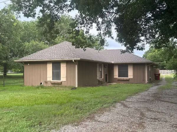 513 S Carter Street, Whitewright, TX 75491