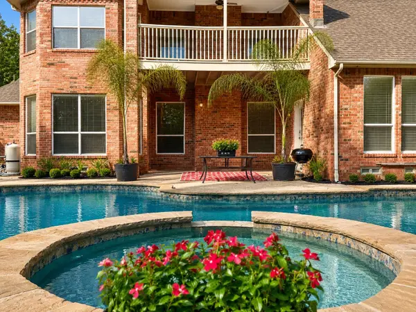 618 Oak Tree Cove, Cedar Hill, TX 75104
