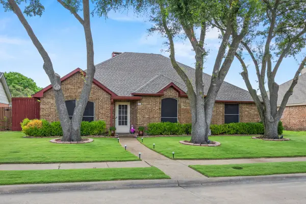 6214 Jessica Way, Rowlett, TX 75089