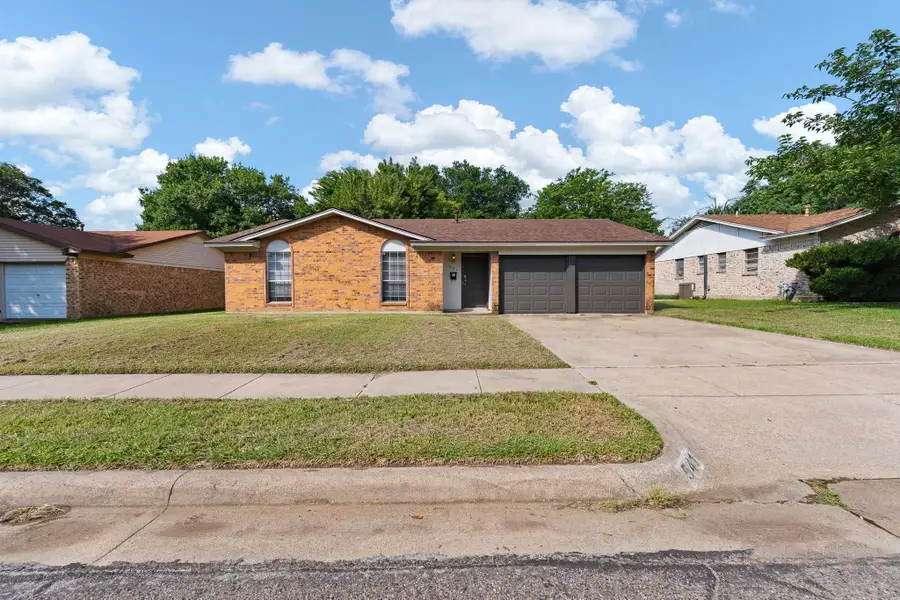 541 Sandra Lane, Burleson, TX 76028 - #2