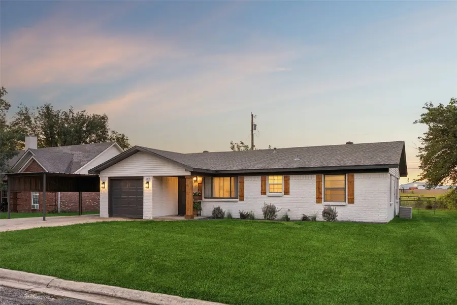 104 E Oak Street, Gunter, TX 75058 - #2