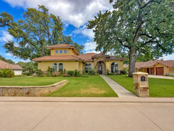 1012 Catalina Bay Boulevard, Granbury, TX 76048