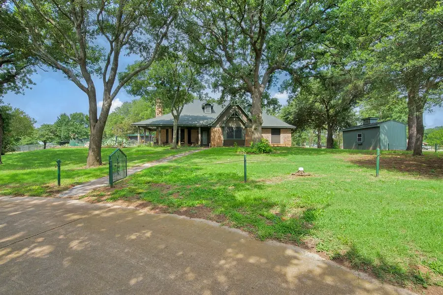 301 Ryan Avenue, Burleson, TX 76028 - #2