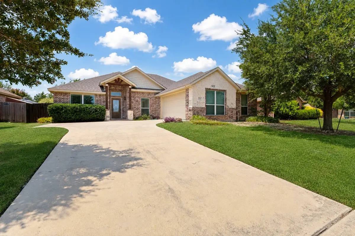 215 Newcastle Street, Waxahachie, TX 75165 - #1