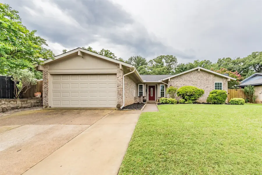 303 Shelmar Drive, Euless, TX 76039 - #2