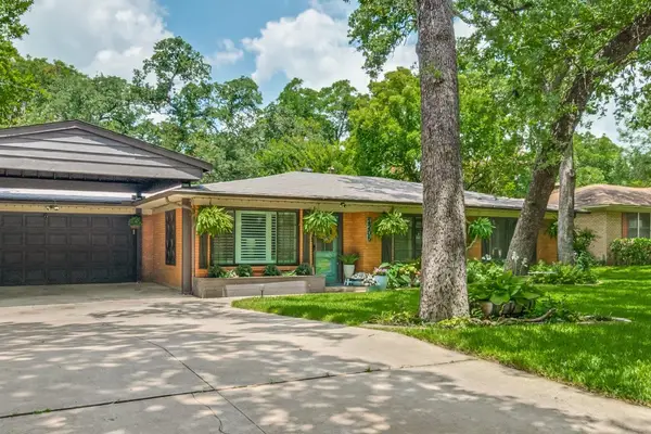 1205 Barker Street, Arlington, TX 76012