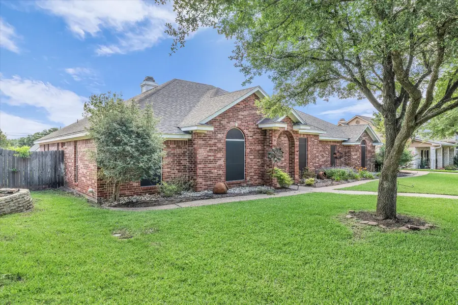 1304 Darbyton Drive, Hewitt, TX 76643 - #2