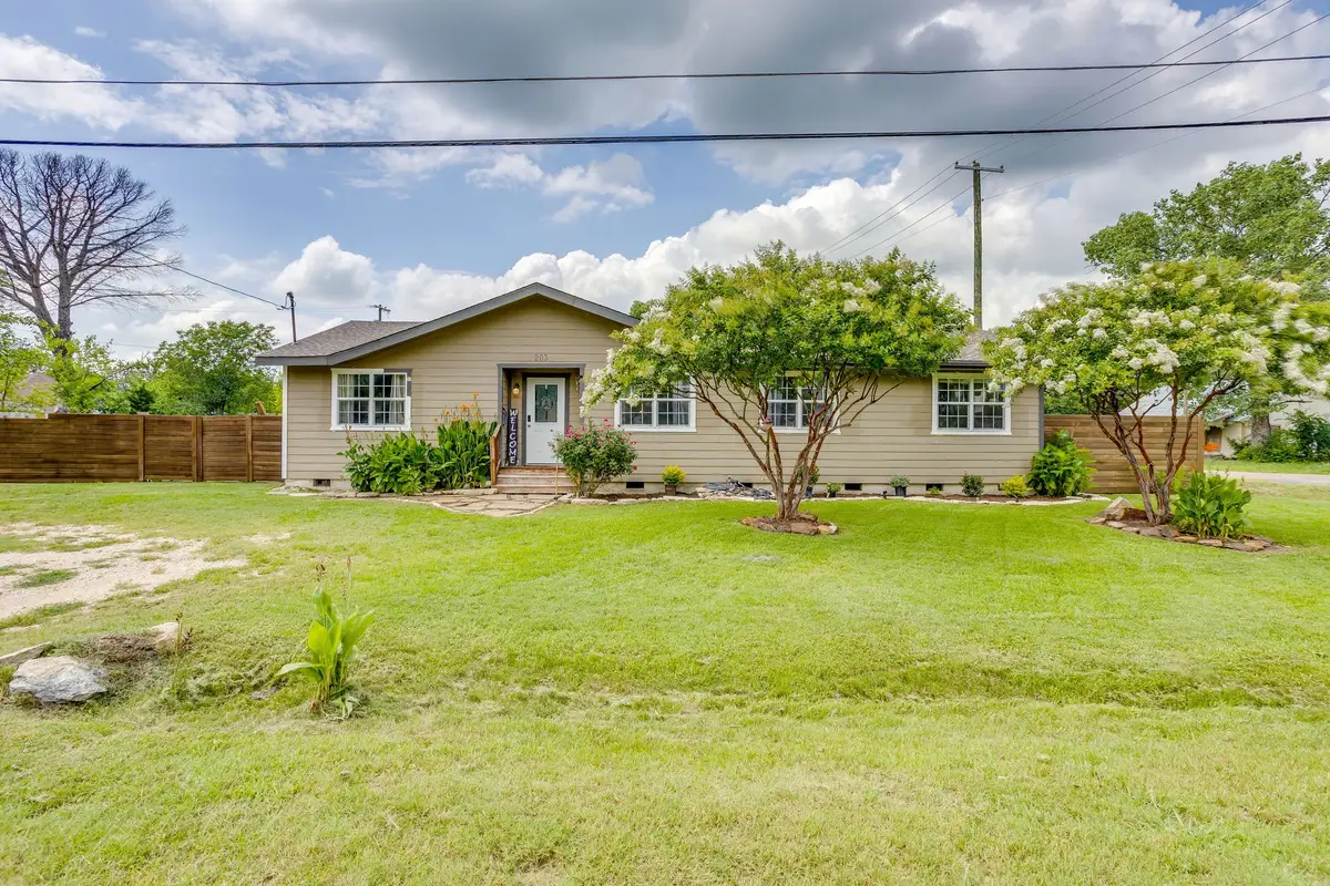 203 E Henderson Street, Itasca, TX 76055 - #1