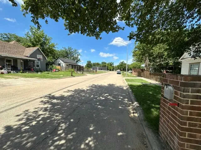 917 E Maddox Avenue, Fort Worth, TX 76104 - #3