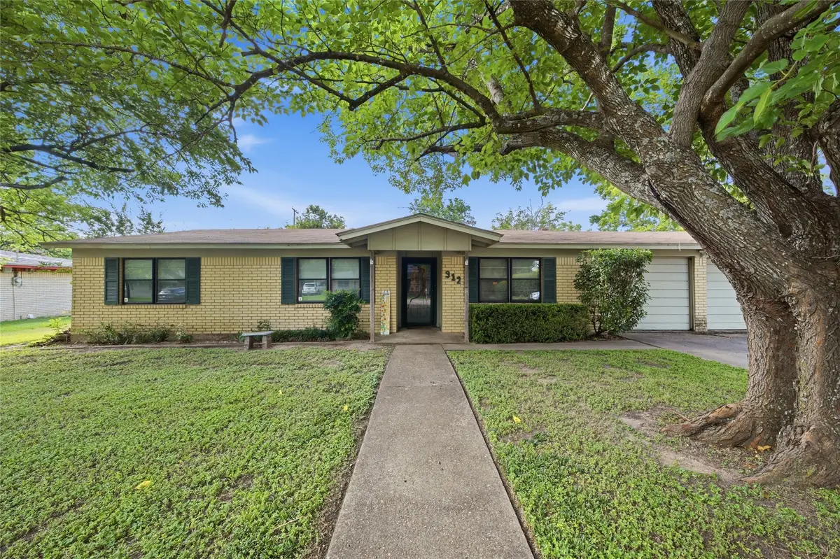 912 W Elizabeth Drive, Robinson, TX 76706 - #1
