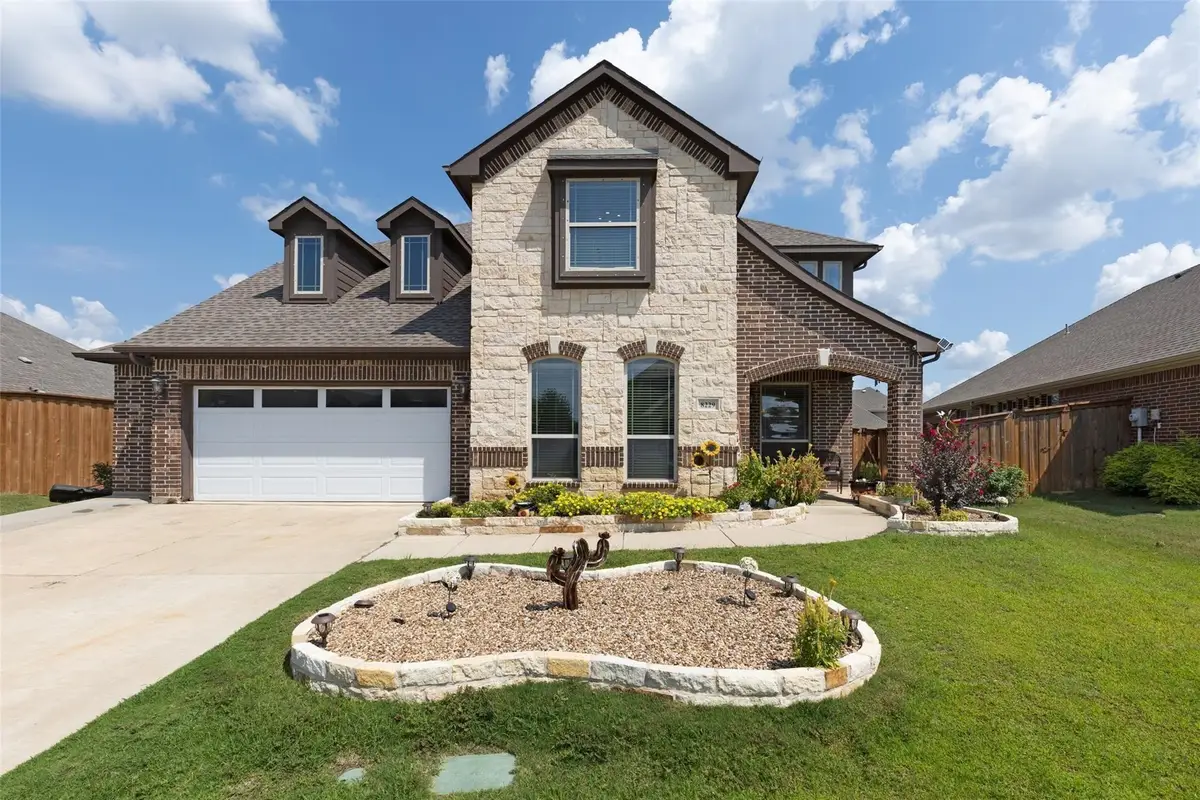 8229 Spitfire Trail, Aubrey, TX 76227 - #1