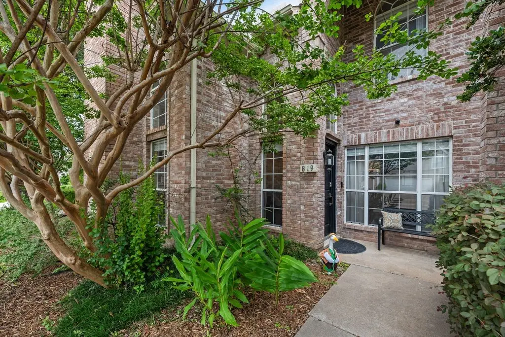 819 Canal Street, Irving, TX 75063 - #1