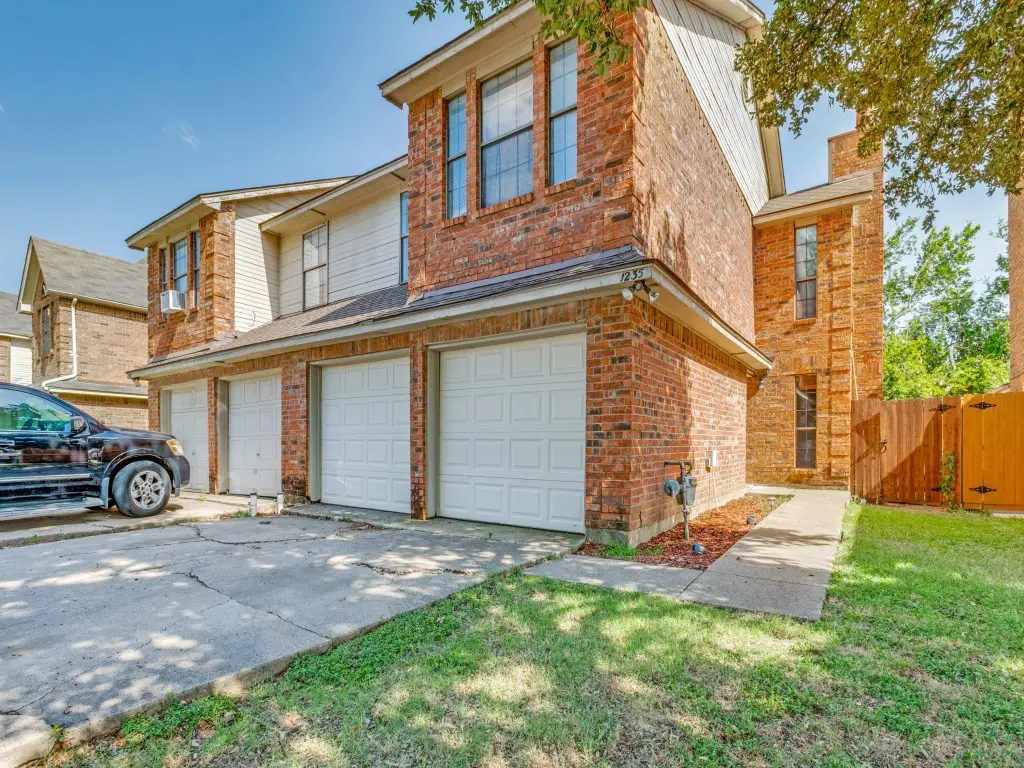1233 W Hudgins Street, Grapevine, TX 76051 - #1