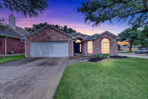 7700 Black Bear Court, Fort Worth, TX 76137
