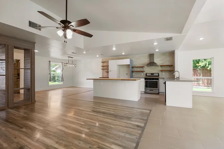 913 Heritage Circle, Garland, TX 75043 - #3
