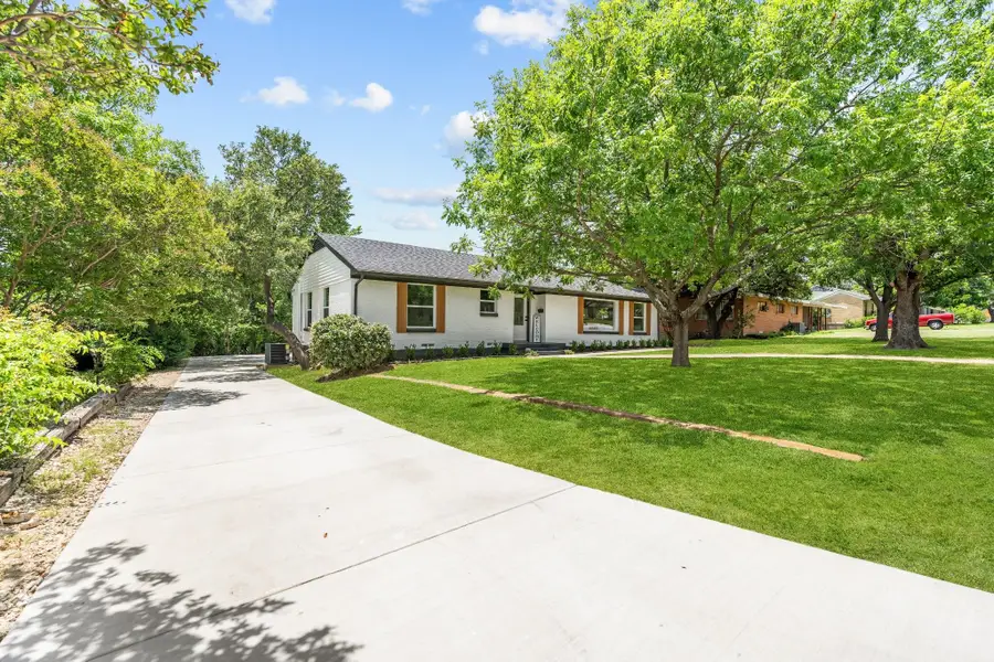 605 Hinton Street, Grand Prairie, TX 75050 - #2