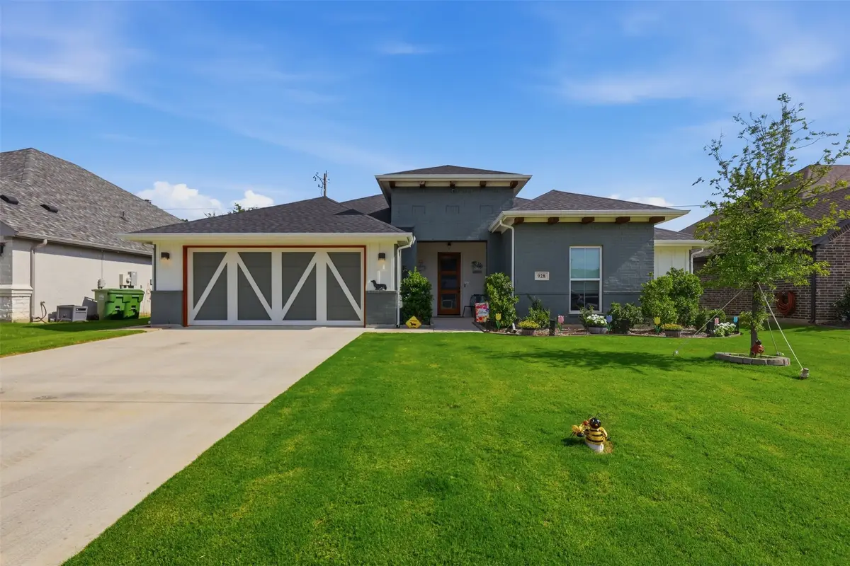 928 Tesslynn Avenue, Godley, TX 76044 - #1
