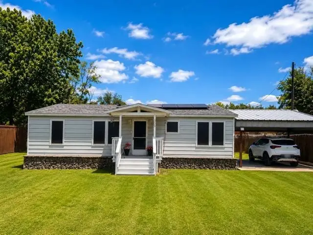 305 S Ewing Street, Boyd, TX 76023 - #1