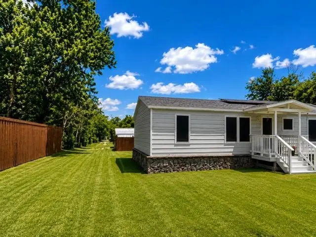305 S Ewing Street, Boyd, TX 76023 - #3