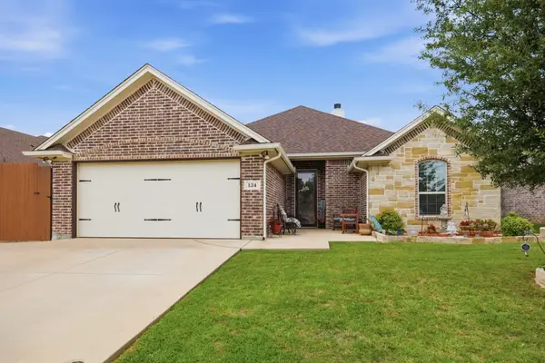 134 Donna Circle, Granbury, TX 76049