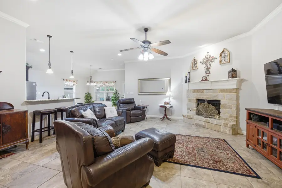 134 Donna Circle, Granbury, TX 76049 - #3