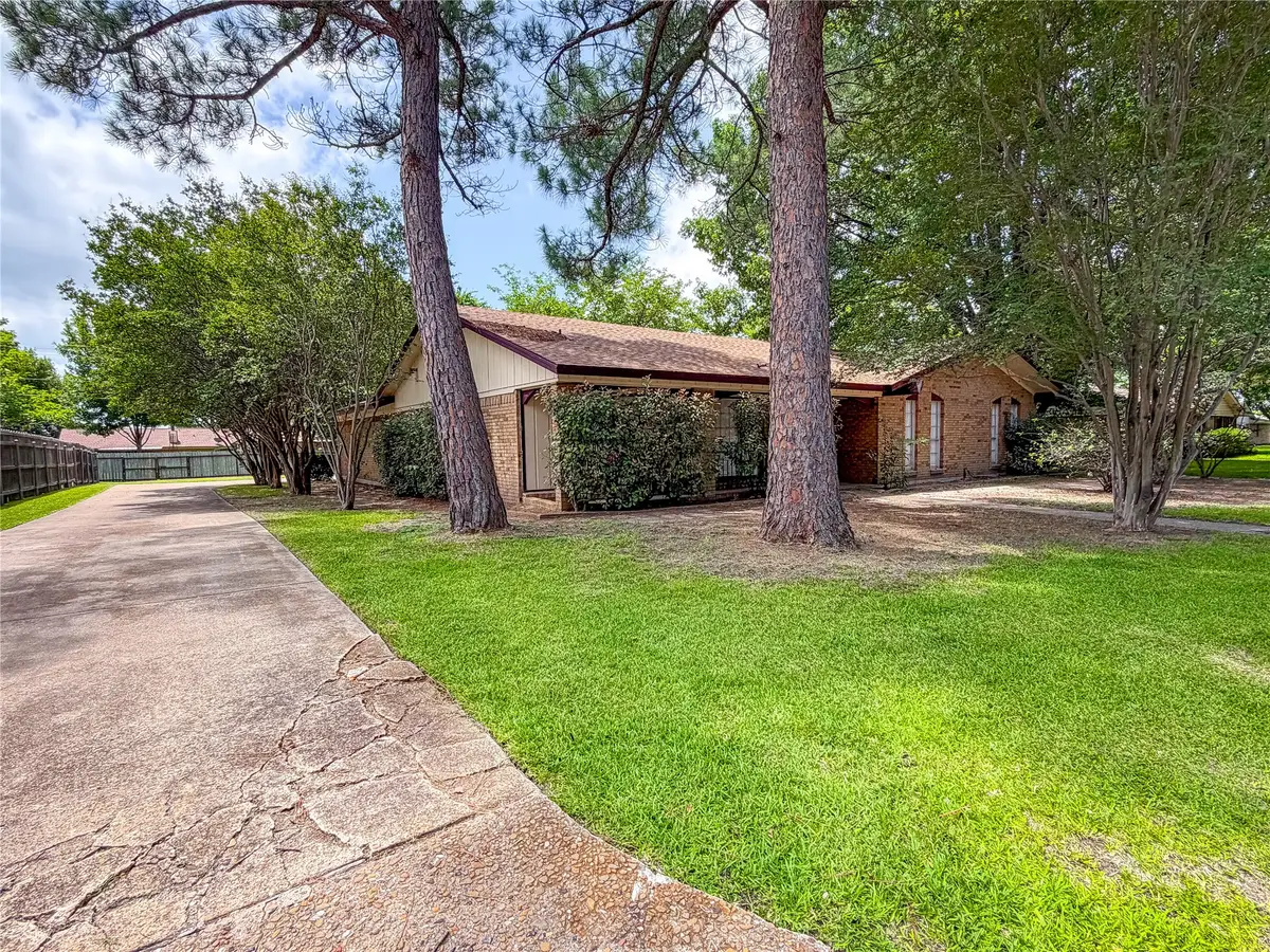 604 Cooper Street, Ennis, TX 75119 - #1