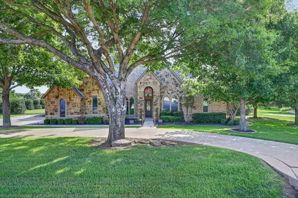 2313 Sandstone Court, Burleson, TX 76028