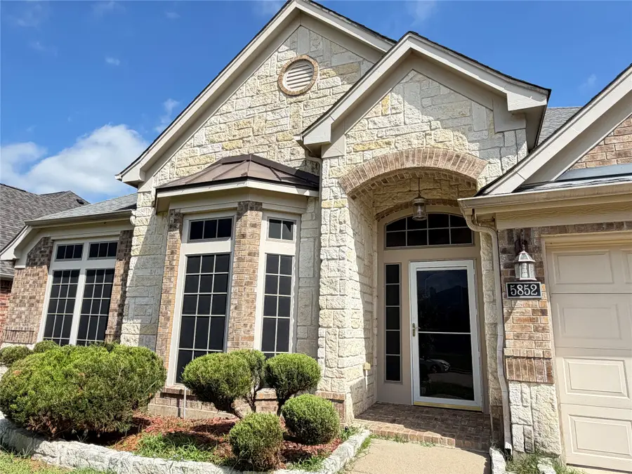5852 Windy Meadow Lane, Grand Prairie, TX 75052 - #2