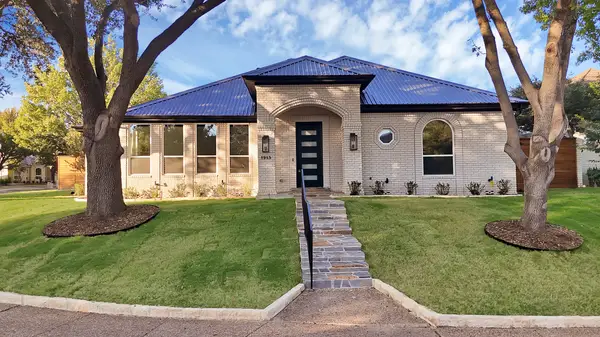 1913 Crockett Circle, Irving, TX 75038