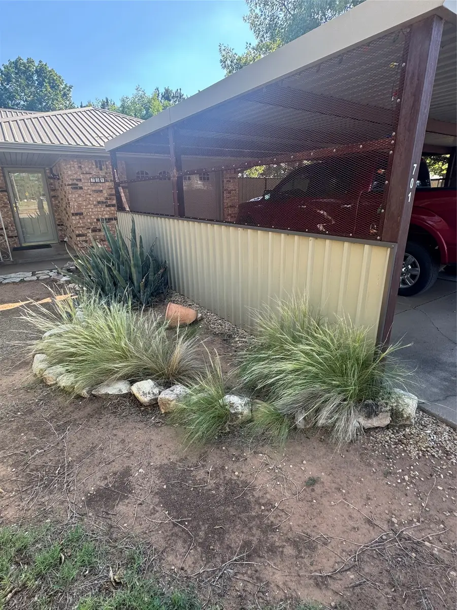 701 Avenue G Sw, Childress, TX 79201 - #2