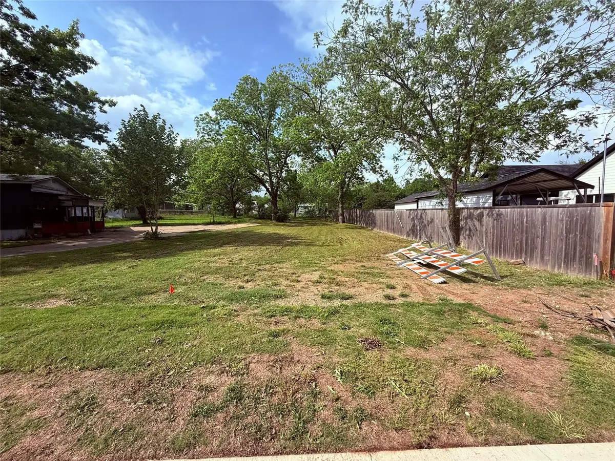 721 E Bullock Street, Denison, TX 75021 - #1