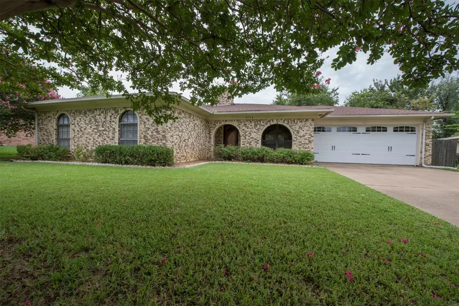 8704 Irongate Drive, North Richland Hills, TX 76182 - #2