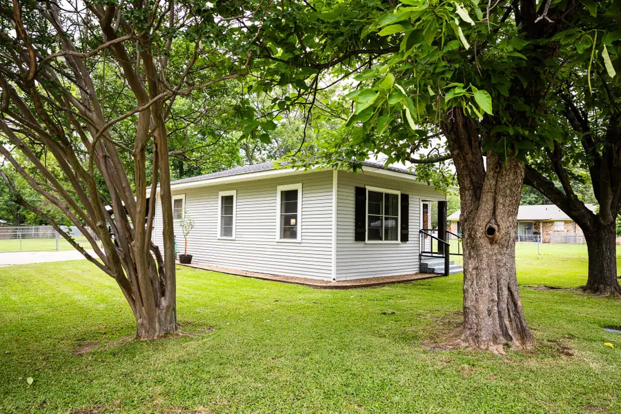 508 Fleming St., Mount Vernon, TX 75457 - #3
