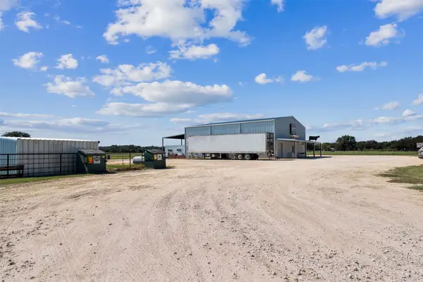 324 E Highway 6, Iredell, TX 76649