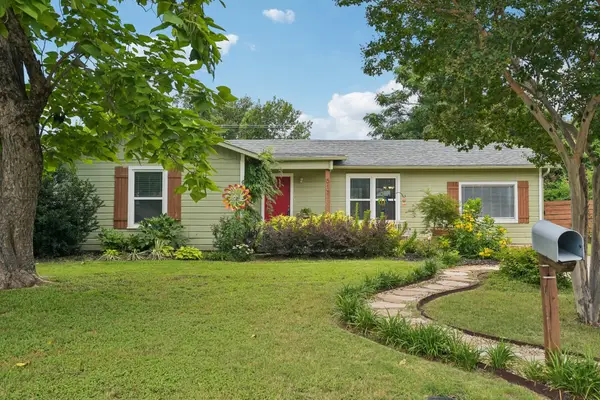 517 Norwood Drive, Hurst, TX 76053