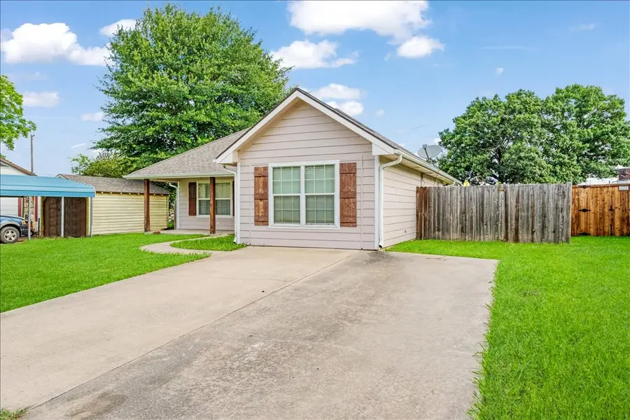 207 Chaffin Street, Bonham, TX 75418 - #3