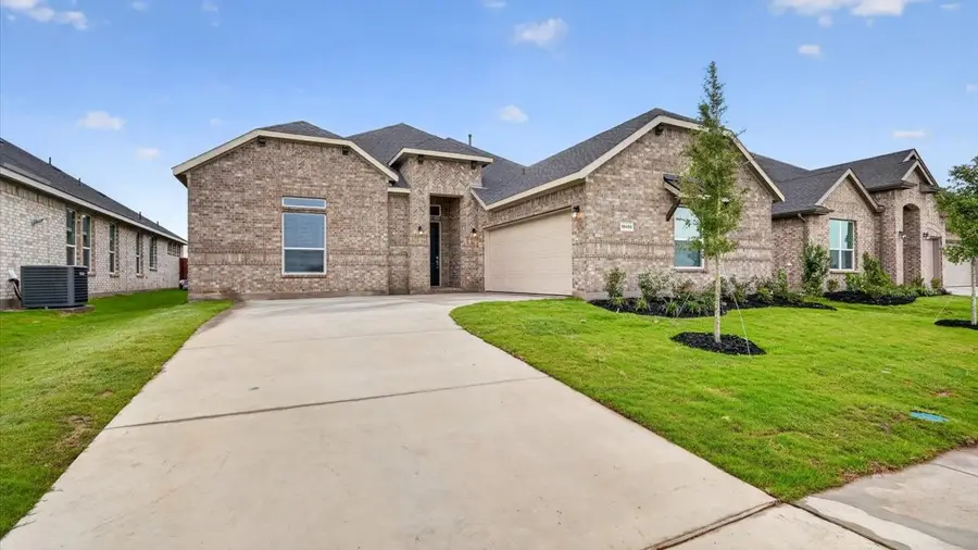 4924 Simmental Drive, Arlington, TX 76001 - #2