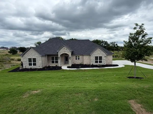 1039 Deer Island Court, Azle, TX 76020