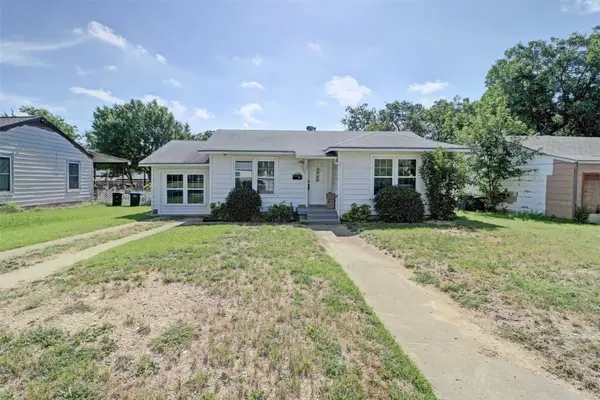 4709 Marks Place, Fort Worth, TX 76116