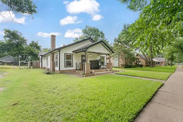 111 Bellevue Drive, Cleburne, TX 76033
