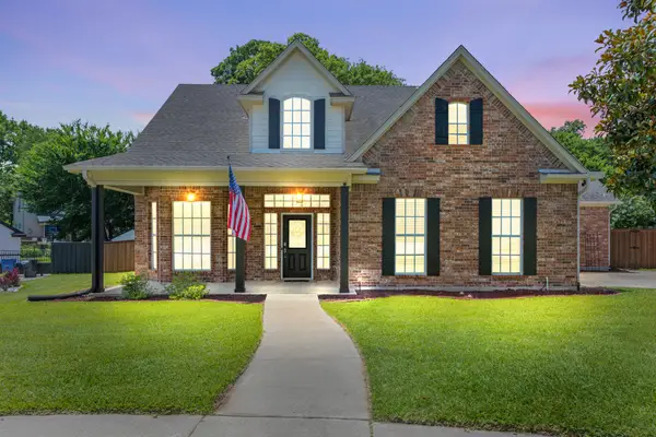 308 Leeward Circle, Azle, TX 76020