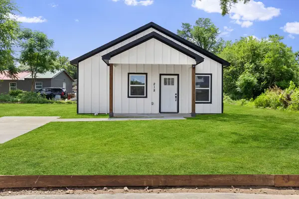218 Calvert Street, Sulphur Springs, TX 75482
