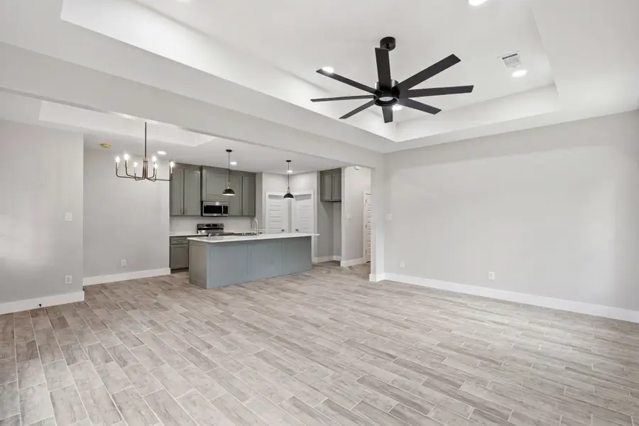 201 E Freeman Street, Ennis, TX 75119 - #3