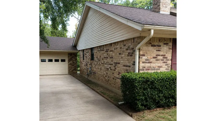 222 Woodland Circle, Crockett, TX 75835 - #2
