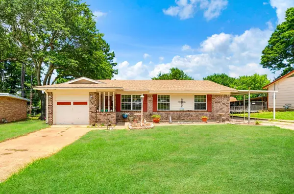 2455 Kessler Drive, Paris, TX 75460