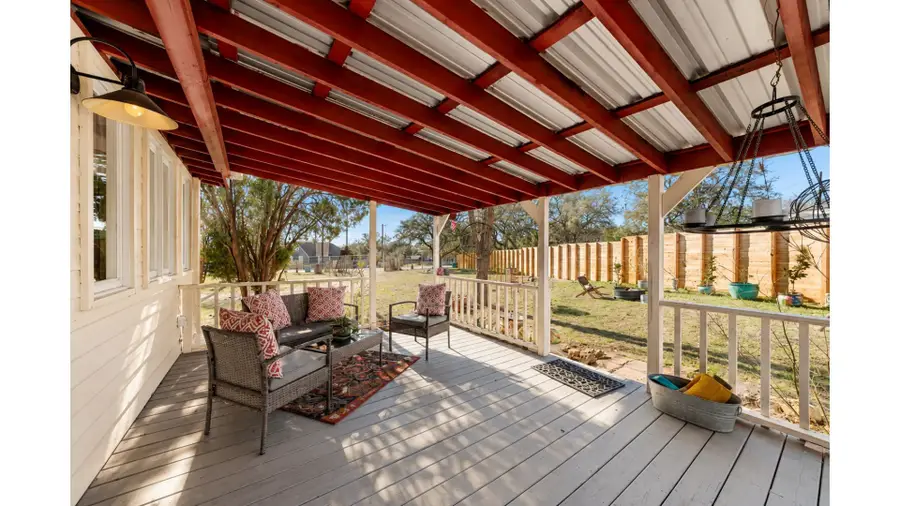 117 Reading Avenue N, Center Point, TX 78010 - #2