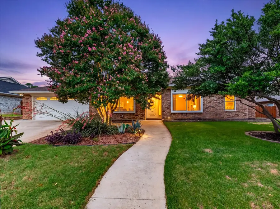 7304 Shady Hollow Lane, North Richland Hills, TX 76182 - #2