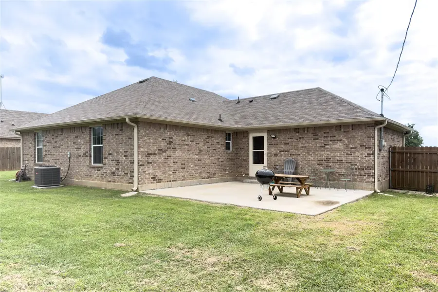 296 Summit Drive, Mineral Wells, TX 76067 - #2